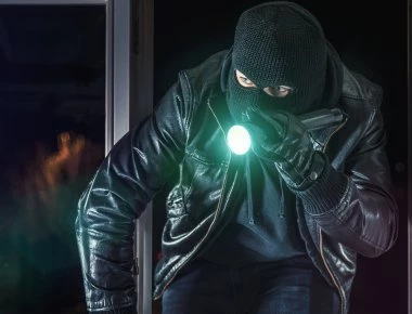 Σπείρα ανηλίκων είχε ρημάξει σπίτια, καταστήματα και αυτοκίνητα στα νότια προάστια